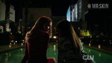 Bridget Regan, Yara Martinez in Jane the Virgin (2015-2019) Sexy Lesbian Lesbian Sexy 241698
