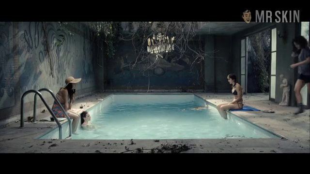Sexiest Eréndira Ibarra Scene in Más negro que la noche. Bikini, sexy. 241273