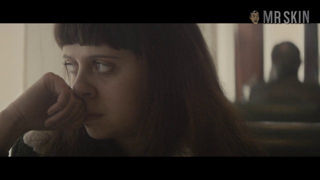Bel Powley, Madeleine Waters in The Diary of a Teenage Girl (2015) Sexy Lesbian Right Breast Breasts Butt 241409