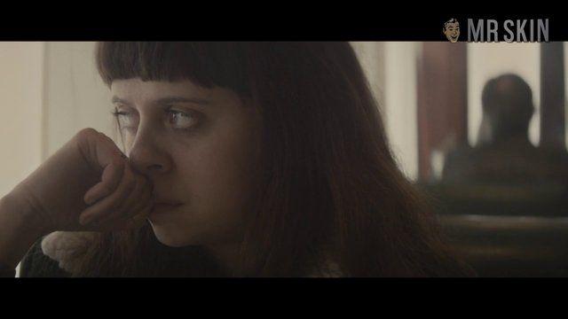 Bel Powley, Madeleine Waters in The Diary of a Teenage Girl (2015) Sexy Lesbian Right Breast Breasts Butt 241409