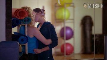 Natasha Lyonne, Aubrey Plaza in Addicted to Fresno (2015) Sexy Lesbian Lesbian Sexy 242552