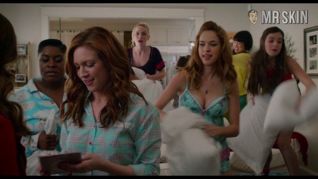 Hottest Alexis Knapp Scene in Pitch Perfect 2. Sexy. 243320