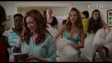 Alexis Knapp in Pitch Perfect 2 (2015) Sexy Sexy 243320
