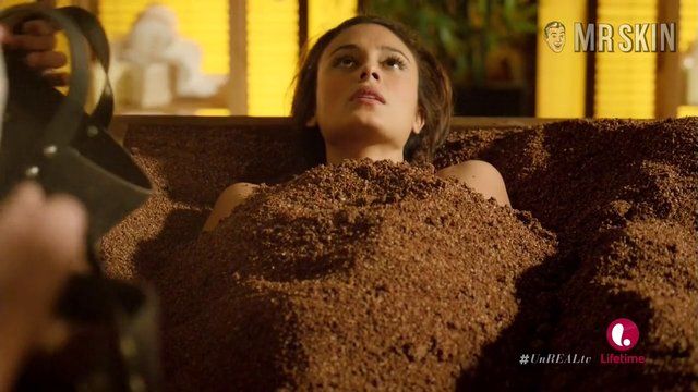 Sexiest Scenes of Grace from UnREAL. Bikini, sexy. 244757
