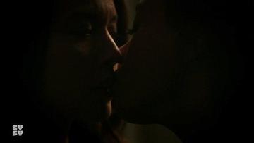 Melissa O'Neil, Melanie Liburd in Dark Matter (2015-2017) Lesbian Sexy Lesbian Sexy 259591