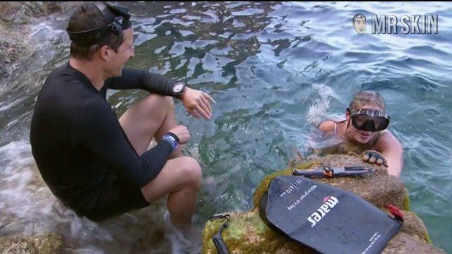 Lindsey Vonn in Running Wild with Bear Grylls (2014-2016) Bikini Butt Bikini Butt 253060