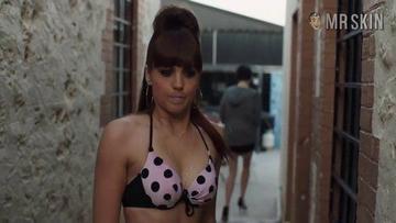 Liana Cornell in Wolf Creek (2016) Sexy Bikini Bikini Sexy 250676