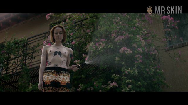 Ruby from The Neon Demon Naked. Breasts, bush, butt. 251501