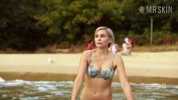 Sophie Hensser in Love Child (2014-2017) Bikini Bikini Sexy 251615