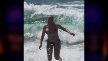 Chelsea Handler in Chelsea (2016-2017) Bikini Bikini Breasts 260853