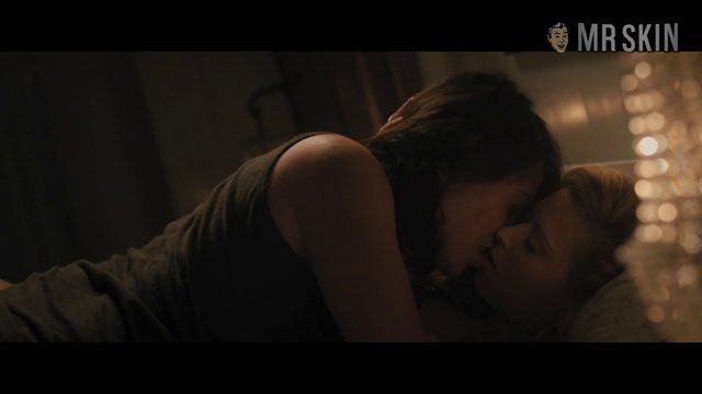 Alia Shawkat, Clea Duvall, Natasha Lyonne in The Intervention (2016) Underwear Lesbian Lesbian Sexy 252959