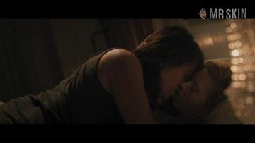 Alia Shawkat, Clea Duvall, Natasha Lyonne in The Intervention (2016) Underwear Lesbian Lesbian Sexy 252959