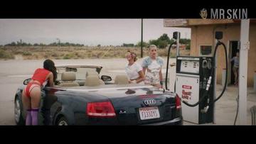 Medalion Rahimi in XOXO (2016) Sexy Lesbian Sexy 252964