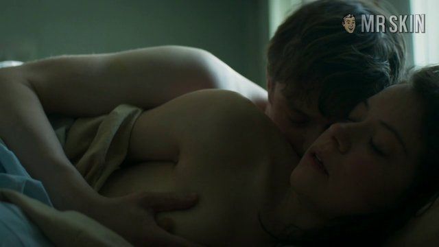 Tatiana Maslany in Two Lovers and a Bear (2016) Breasts Breasts Butt 253297