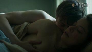 Tatiana Maslany in Two Lovers and a Bear (2016) Breasts Breasts Butt 253297