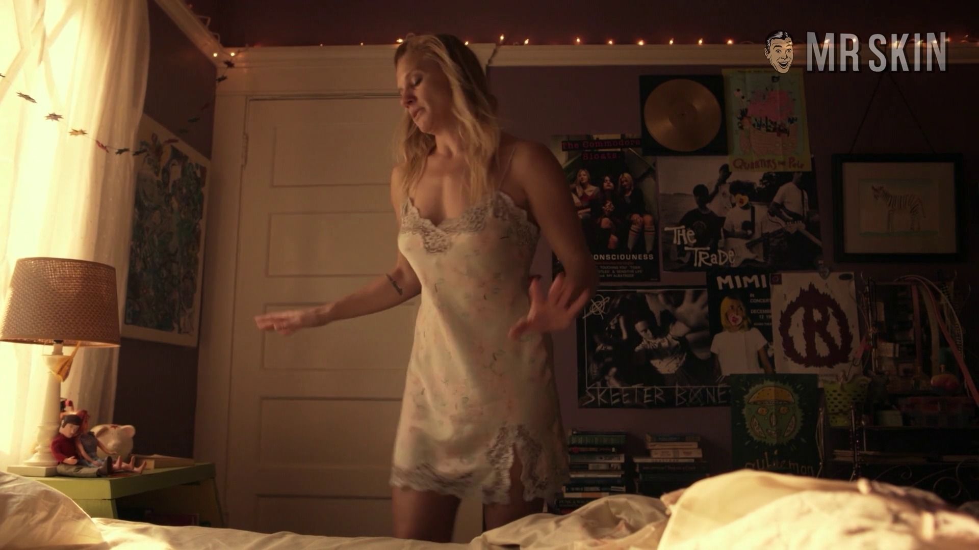 Sexiest Scenes of Jenny from Girl Flu. Sexy, underwear. 253937