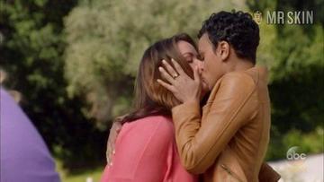 Katy Mixon, Carly Hughes in American Housewife (2016-2018) Lesbian Sexy Lesbian Sexy 254034
