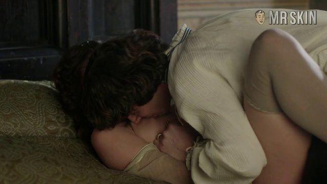 Valentina Bellè in Medici (2016-2018) Right Breast Sexy Breasts Right Breast 255413
