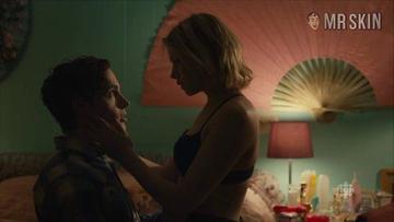 Victoria Diamond in Bellevue (2017) Underwear Underwear 257371