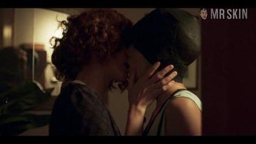 Ana Polvorosa, Ana Fernández in Cable Girls (2017-2020) Lesbian Sexy Breasts Butt 258740