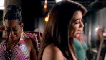 Chloe Bridges, Fiona Gubelmann, Camille Guaty, Tichina Arnold, Vanessa Williams in Daytime Divas (2017) Bikini Sexy Bikini Lesbian 259497