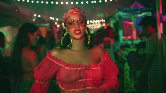 Sexiest Rihanna Scene in Wild Thoughts. Sexy. 259693
