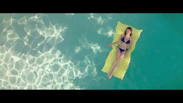 Bella Thorne, Halston Sage in You Get Me (2017) Sexy Bikini Bikini Sexy 259894