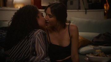 Aisha Dee, Nikohl Boosheri in The Bold Type (2017-2021) Lesbian Lesbian Sexy 260915