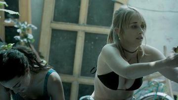 Ingrid García Jonsson, Marta Castellote in Apaches (2015) Bikini Sexy Bikini Sexy 262891