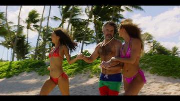 Sara Baumgartner, Kuulei Uelese in Brad's Status (2017) Bikini Bikini 264790