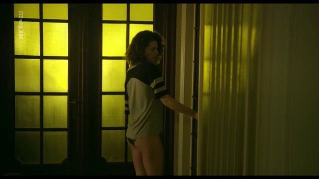 Nudes of Béatrice from Transferts. Breasts, Underwear, bush, butt. 264930