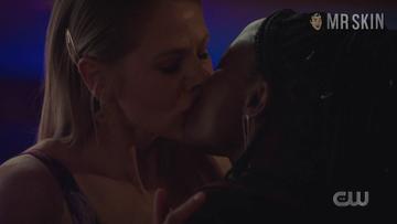 Lily Cowles, Sibo Mlambo in Roswell, New Mexico (2019-2021) Lesbian Lesbian Sexy 329871