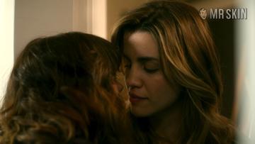 Linda Cardellini, Natalie Morales in Dead to Me (2019-2022) Lesbian Sexy Breasts Left Nipslip 305193