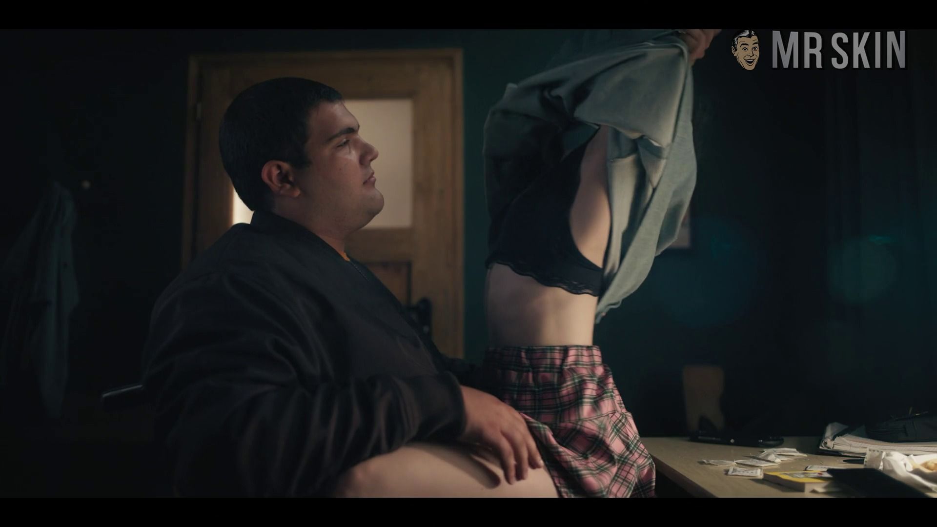 Hottest Lena Urzendowsky Scene in How to Sell Drugs Online (Fast). Underwear, sexy. 325700