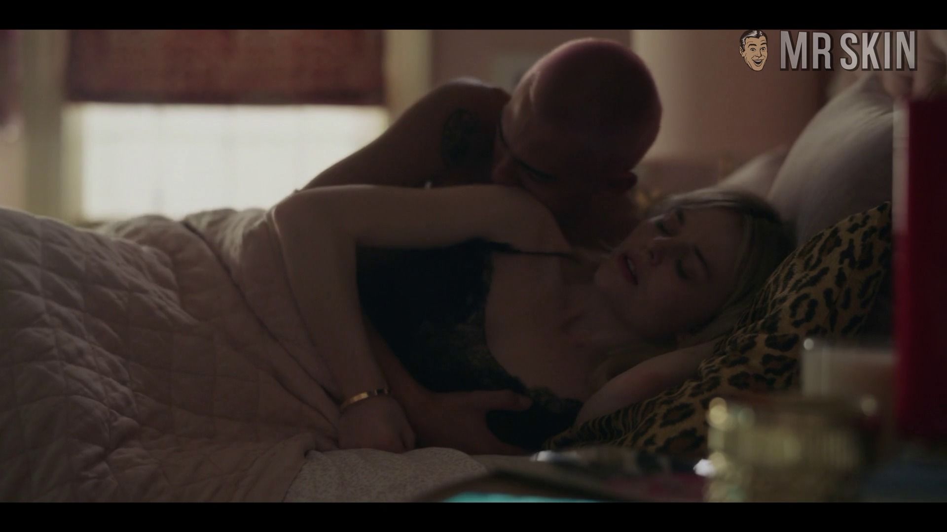 Hottest Emily Alyn Lind Scene in Gossip Girl. Sexy, bikini. 324944