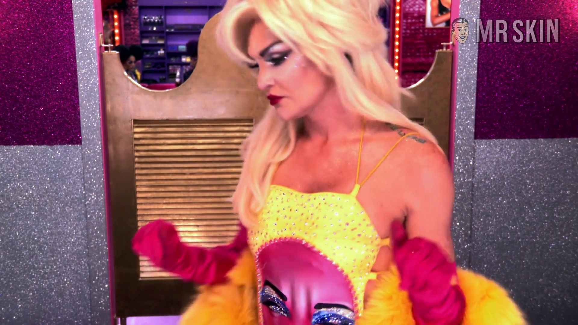 Self - Contestant from RuPaul's Drag Race All Stars Naked. Butt, Transgender*, sexy. 326147