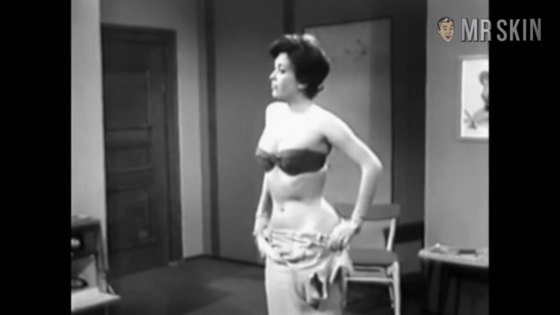 Elfie Wagner in Horrors of Spider Island (1960) Bikini Bikini 327488