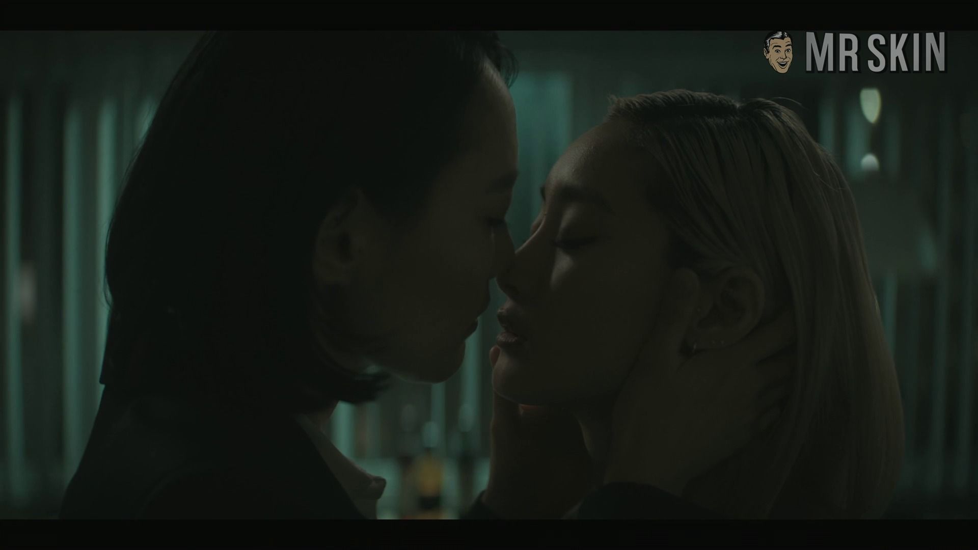 Invasion's Sexiest Scenes with Rinko Kikuchi. Lesbian, sexy, underwear. 332382