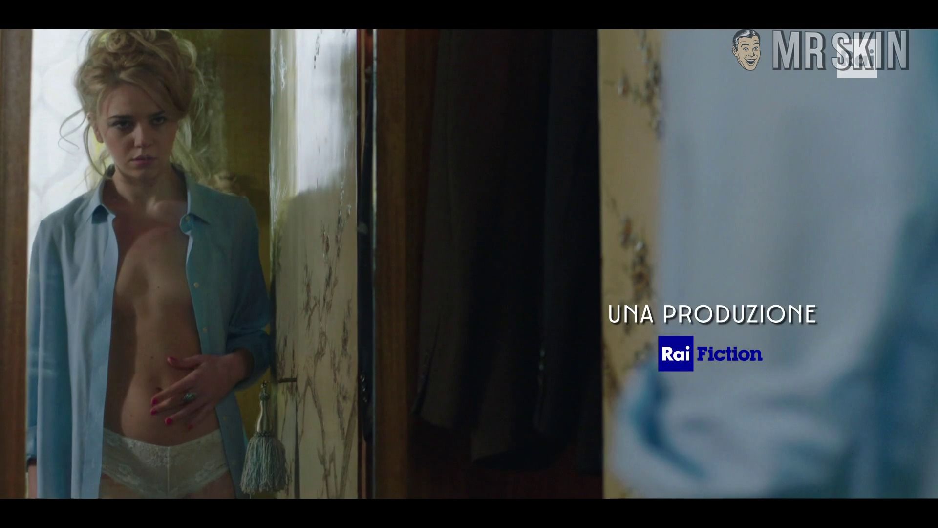 Hearts's Sexiest Scenes with Romina Colbasso. Sexy, Underwear, breasts, left breast. 332184