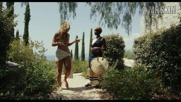 Madelyn Cline in Glass Onion: A Knives Out Mystery (2022) Bikini Bikini 342174