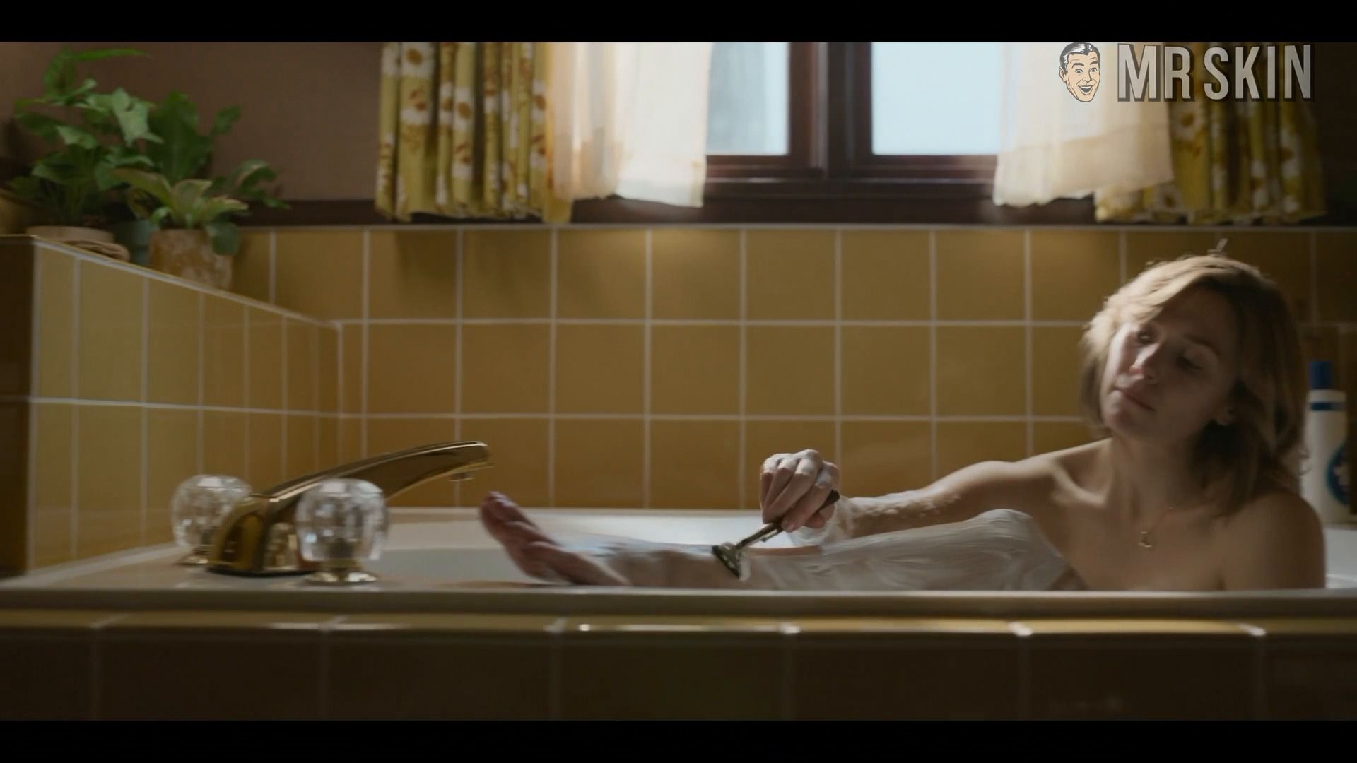 Sexiest Elizabeth Olsen Scene in Love & Death. Sexy, breasts, butt. 343975