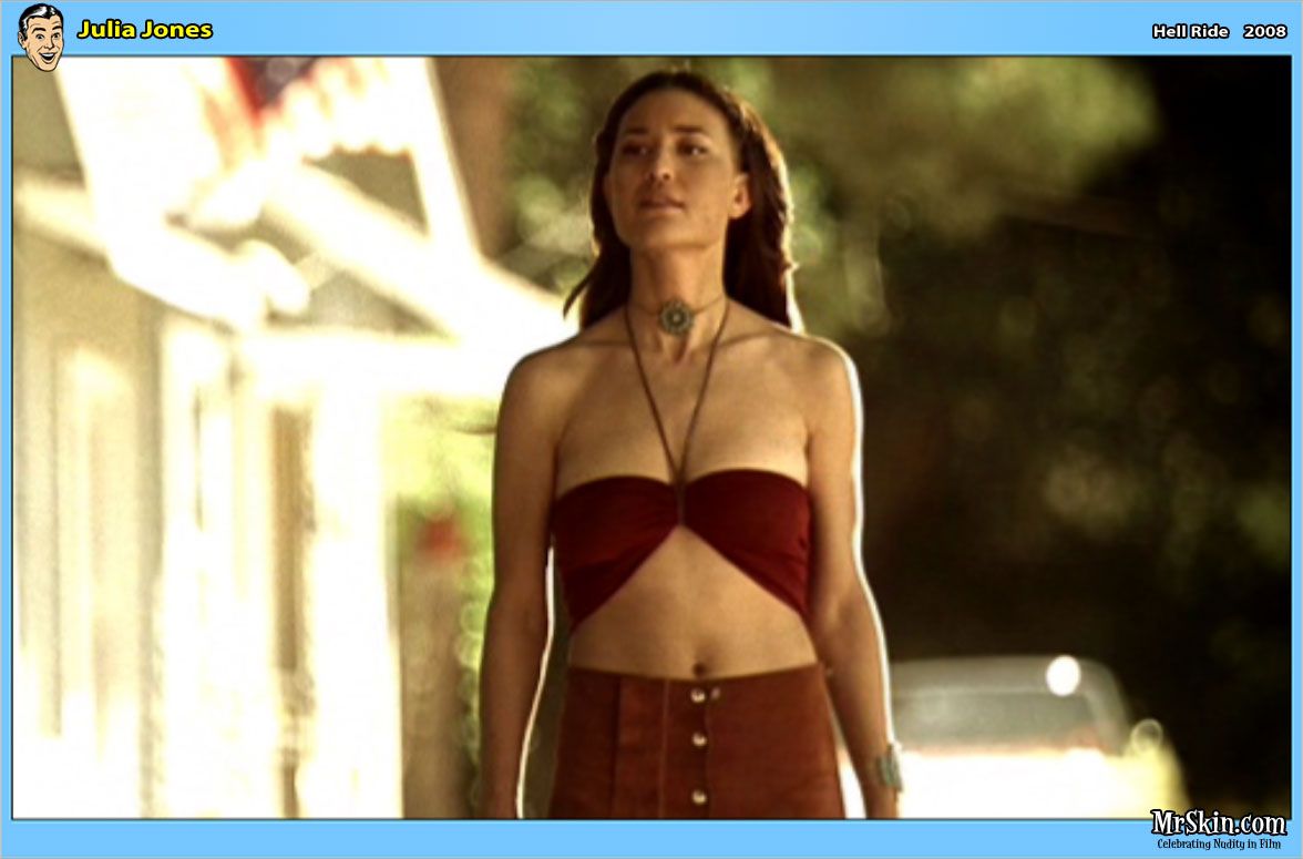 Julia Jones (Leah Clearwater in Eclipse)