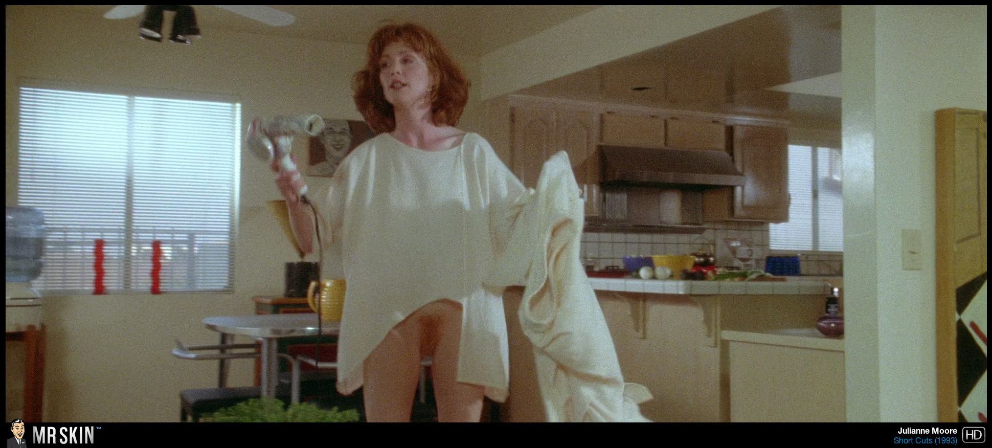 Julianne Moore in Short Cuts