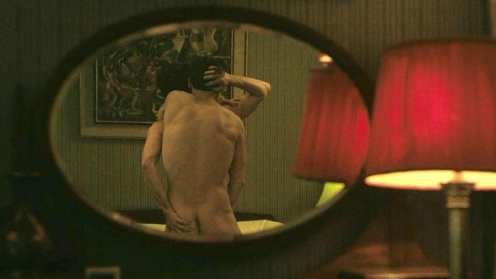 nudedebut_harrystyles.jpg?quality=80&width=720&s=c5eb2e53eb5e2e85738ac97d525284e63ce5252f905acb32df1a91f1c089402e